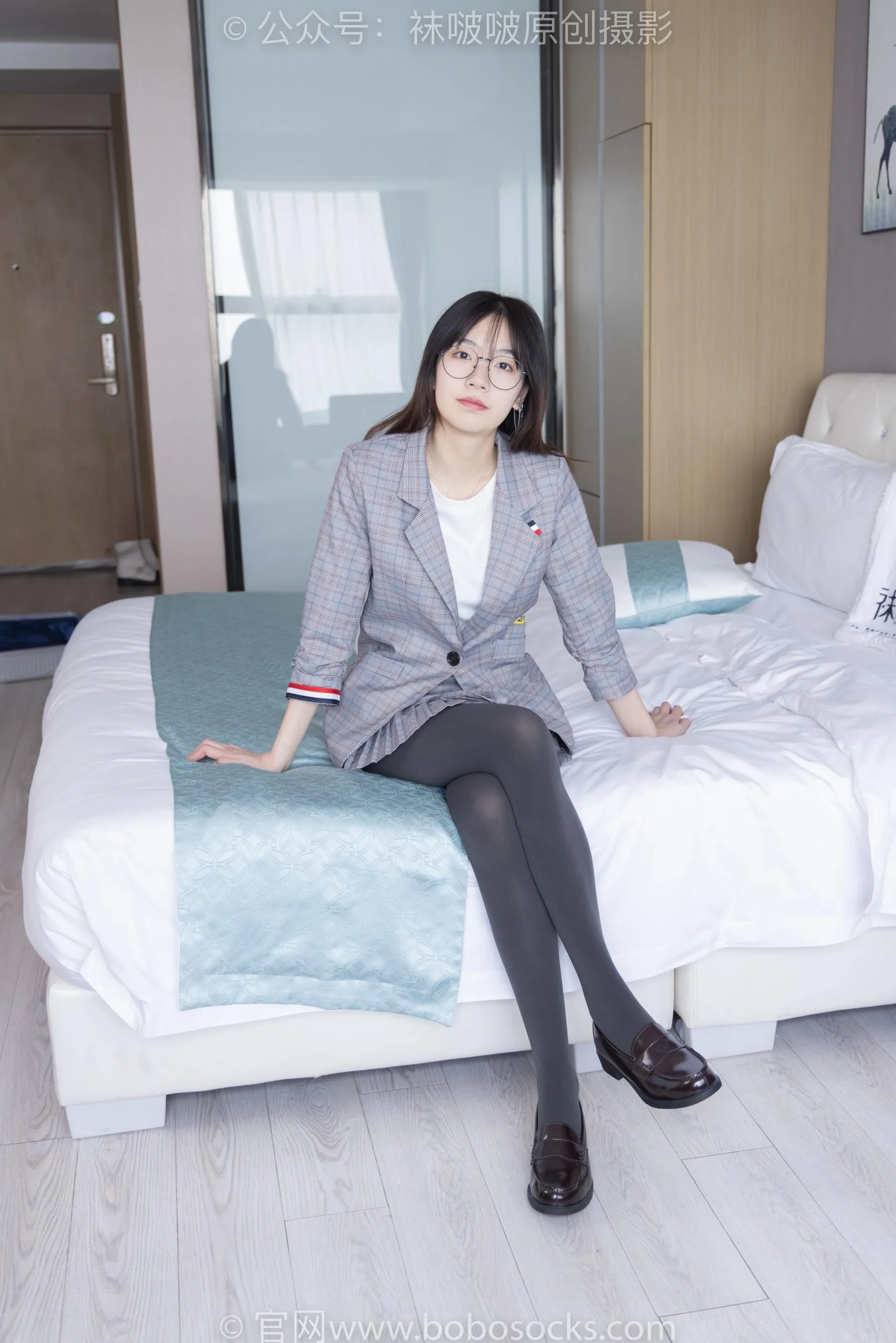 [BoBoSocks袜啵啵]NO.210 小甜豆-皮鞋、厚灰丝、ol装 [87P]插图6